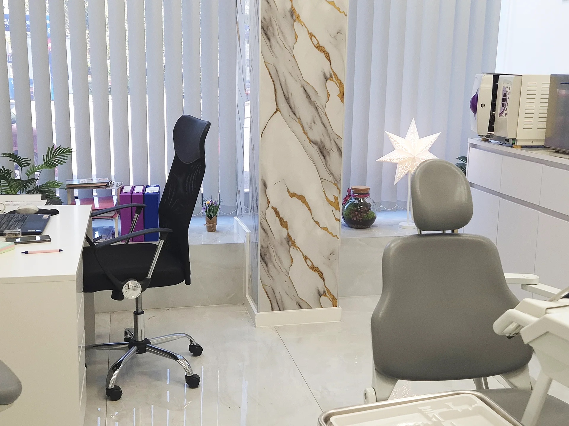 Radni prostor i detalji interijera ordinacije Luma Dent
